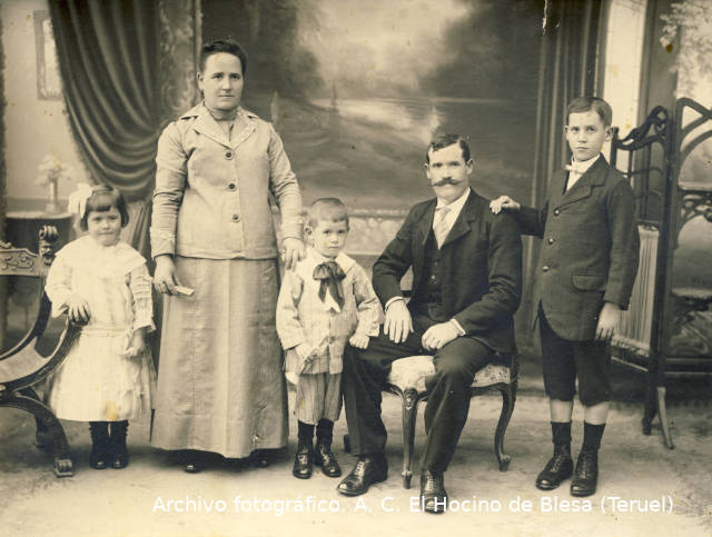 Familiares de Consuelo Arnal de Blesa emigrantes en San Nicolás, Argentina